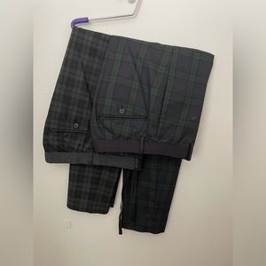 2 pairs of Uniqlo Men’s pants